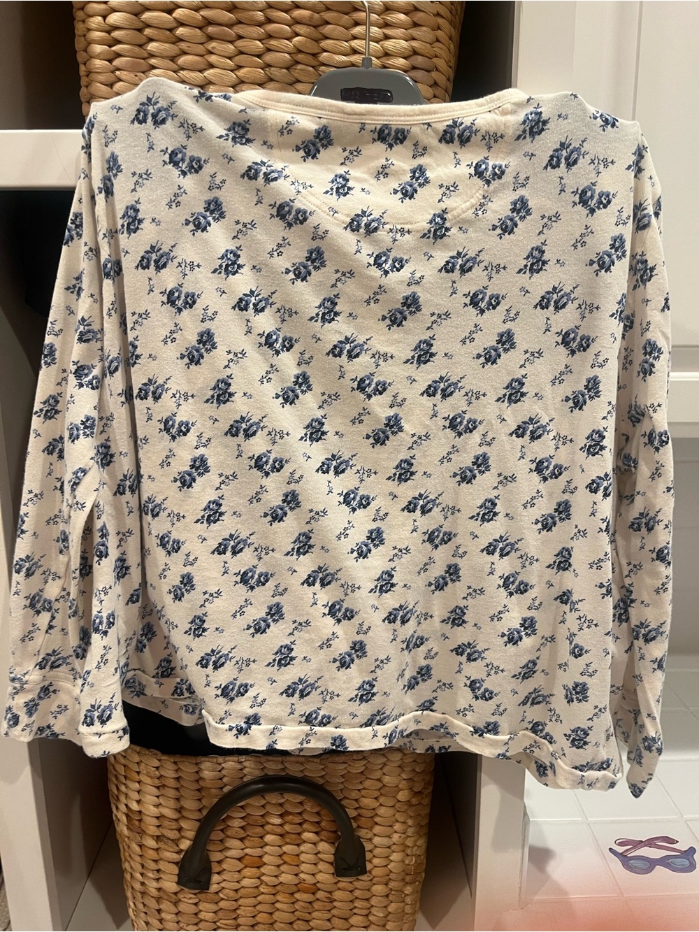 THE GREAT. Floral Sleep Set in Cream and Blue - Picture 4 of 9